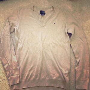 Tommy sweater